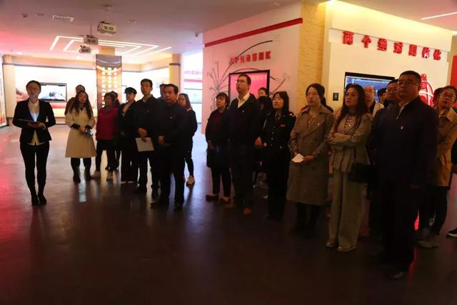 “智慧黨建”開啟黨建工作新“天窗”——城東區直機關單位黨務工作者觀摩西寧市智慧黨建中心